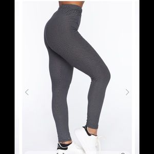 Polka dot leggings (black and white)